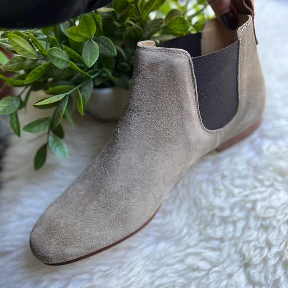 💥Beautiful Suede Boot 💥 - Picture 2 of 3